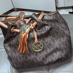 Michael Kors Signature Logo leather shoulder bag